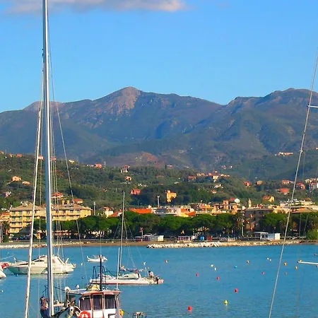 Hillside Retreat Near 5 Terre بيت للعطل Casta