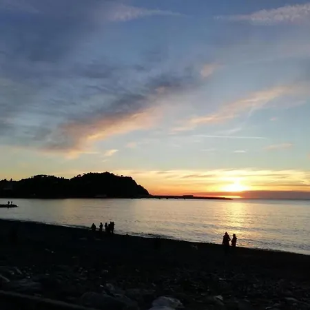 Nyaraló Hillside Retreat Near 5 Terre