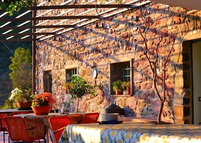 Hillside Retreat Near 5 Terre Сasa de vacaciones Casta